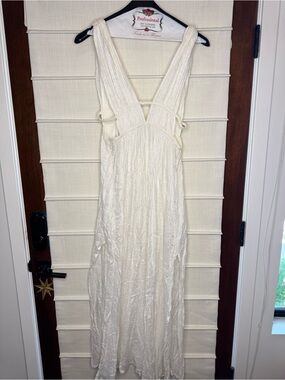 Nomadica White V-Neck Sleeveless Flowy Maxi Dress